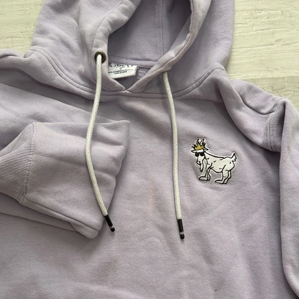 Lilac Embroidered Goat Pullover Hoodie for Women